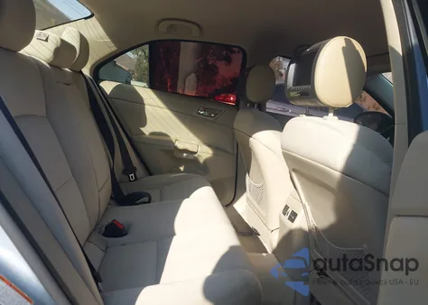 2010 Suzuki Kizashi Se z USA, uszkodzony, nr VIN JS2RE9A33A6100829